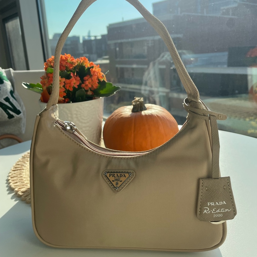 Nylon shoulder bag